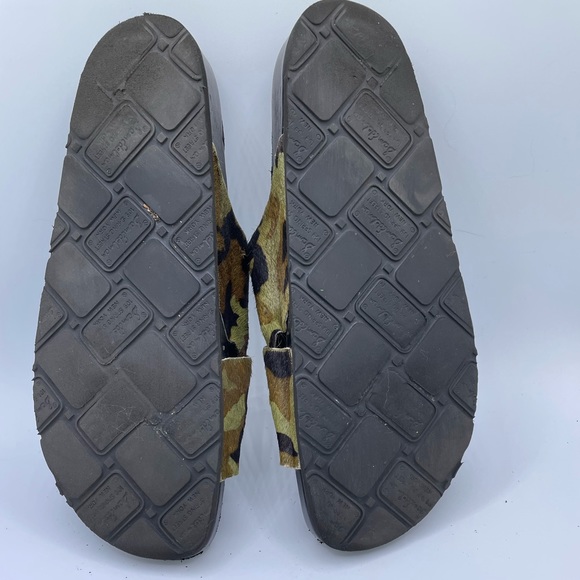Sam Edelman Adora Camo Cowhide Criss Cross Sandals - Picture 4 of 4